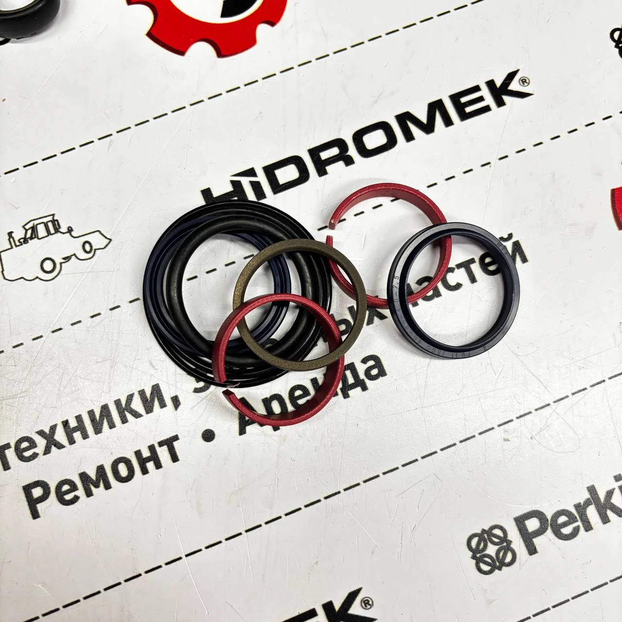 Ремкомплект головки г/ц заднего ковша, поворота задней стрелы, подъёма стрелы