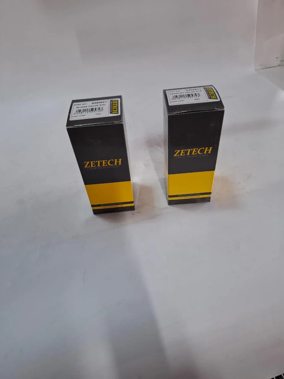 Клапан впускной двигателя John Deere CD4045 (Zetech,Турция) / F0182450