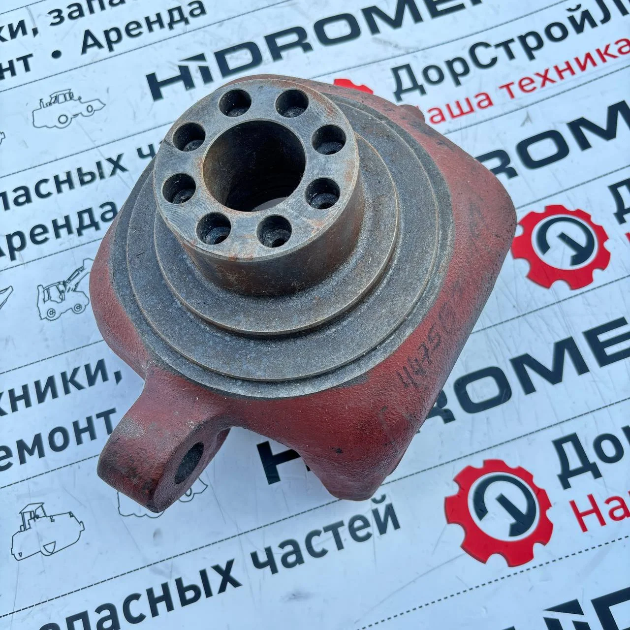 Кулак поворотный правый ZF-3025 (JD325,Hyundai H940S,CAT428F,Tarsus) / T229152 / ZGAQ-03380