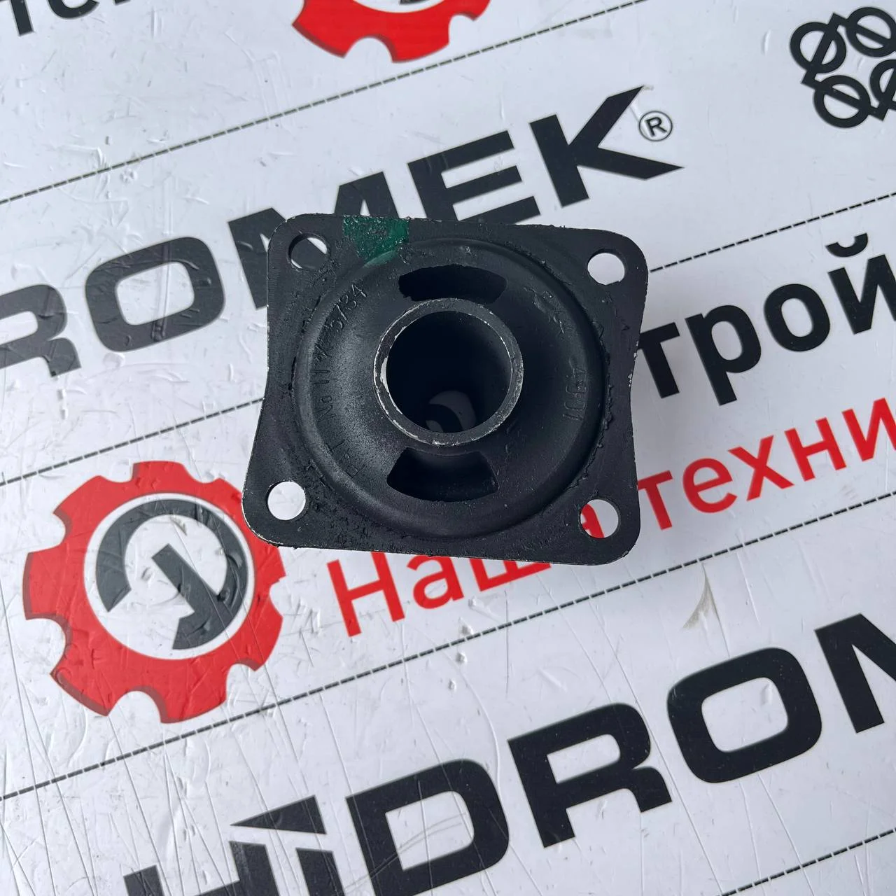 Подушка крепления двигателя передняя Perkins Alpha