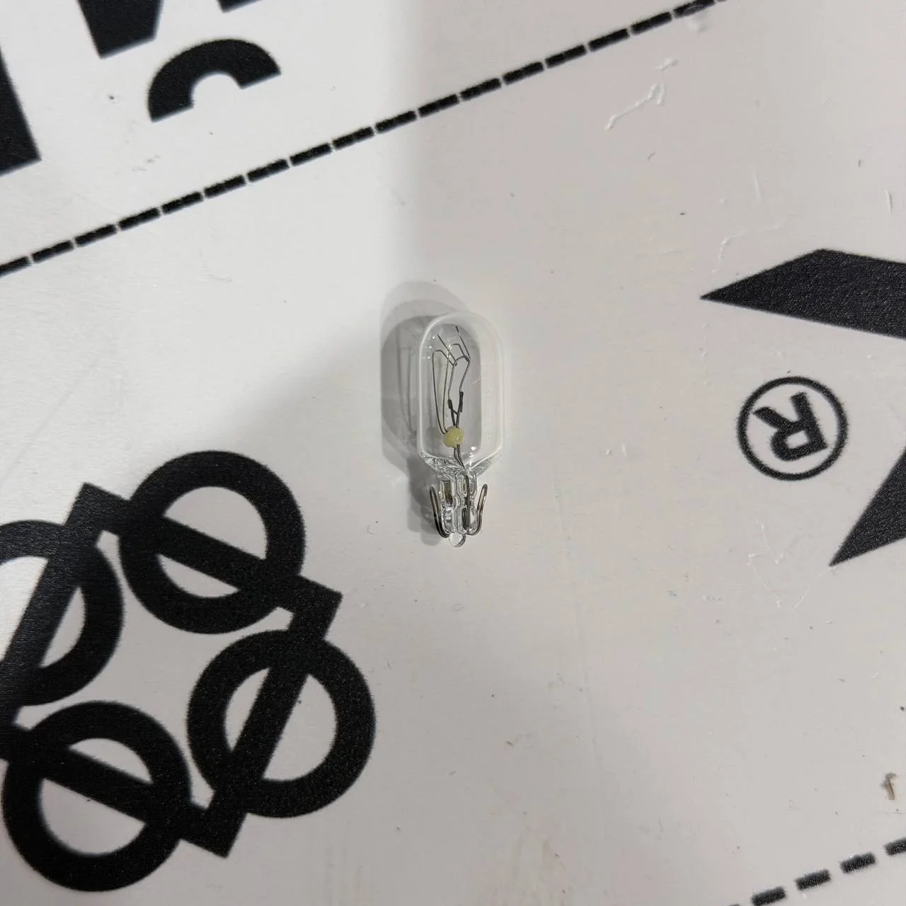 Лампа W5W 24V-5W (Philips, W2,1x9,5d)