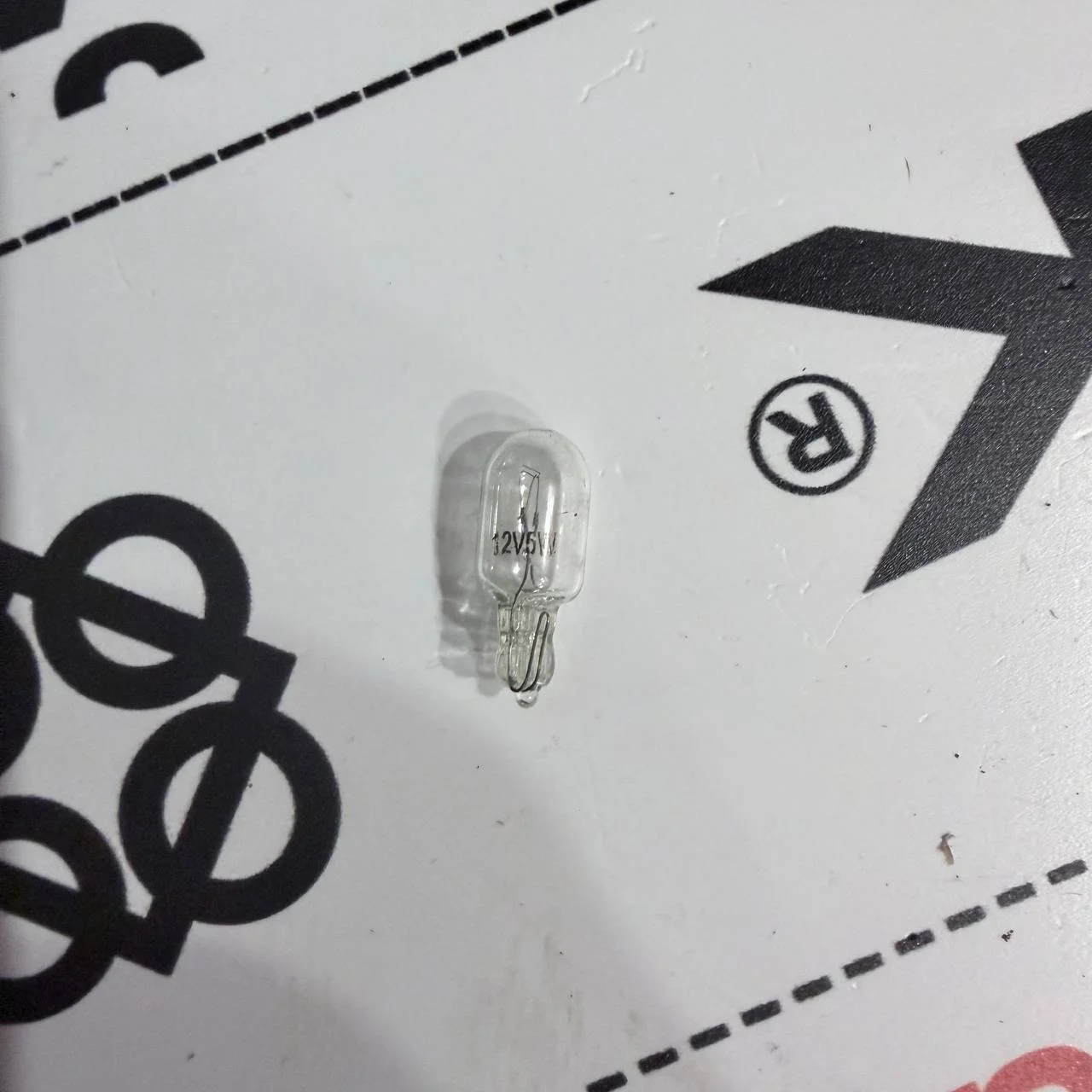 Лампа габаритная одноконтактная (W5W, 12V) без цоколя
